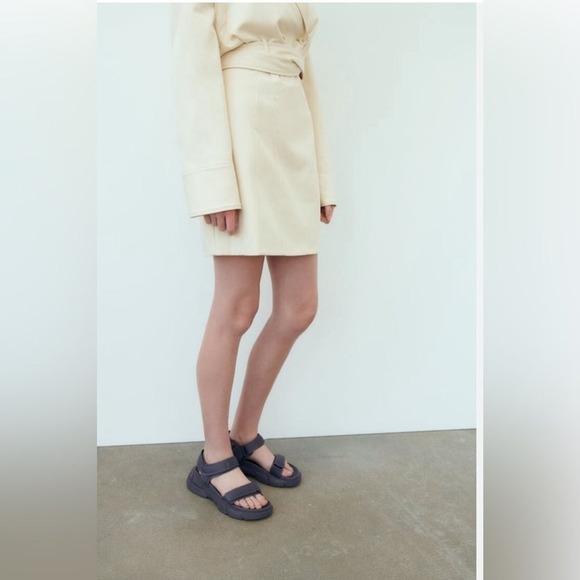 Zara Women's Hook and Loop Closure Chunky Platform Grandad Sandals size 41 NWT - Picture 2 of 12